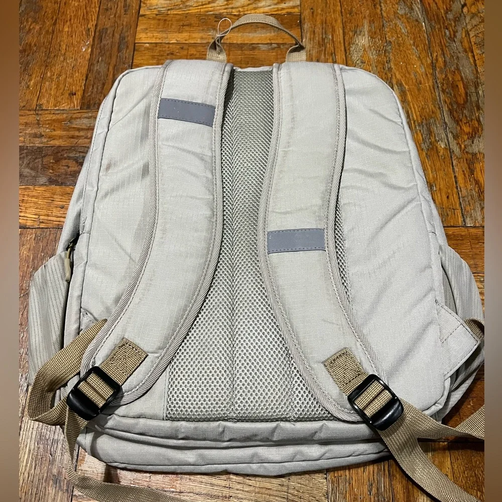 Backpack - Picture 3 of 3